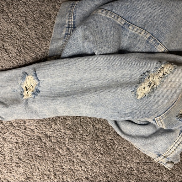 Free People Light Wash Distressed Denim Jacket Size XS - Picture 5 of 6
